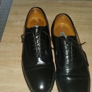 Johnston&Murphy  Flinch dress shoes. 11.